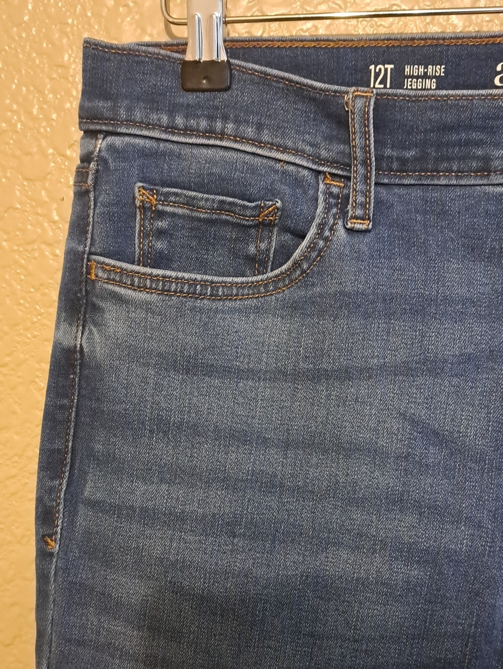 a.n.a High-Rise Dark Wash Skinny Jeans - Women. Size 12 Tall. - Picture 4 of 12
